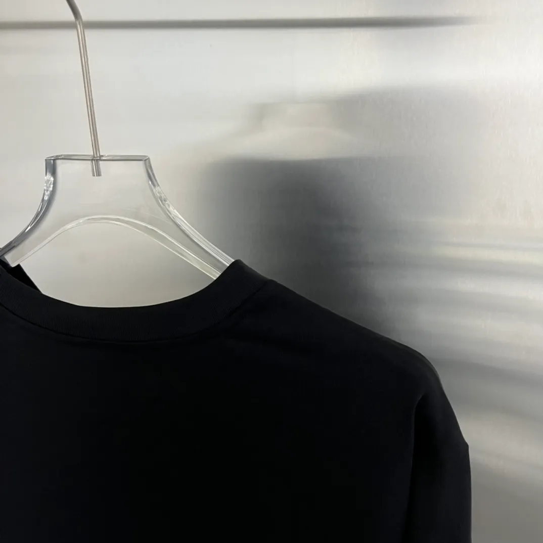 ：Moncler/ T ：300 100% ：320 ： ：White Black Size：S M L XL Same Style
